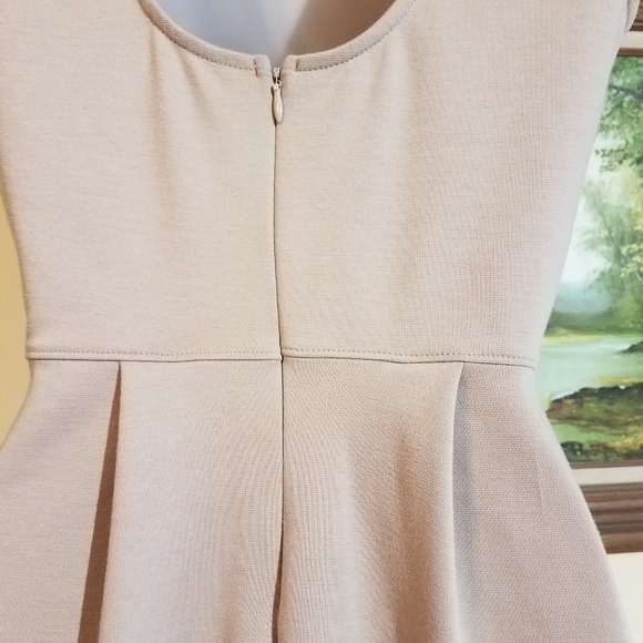 Nude bow dress l7 - Picture 5 of 11